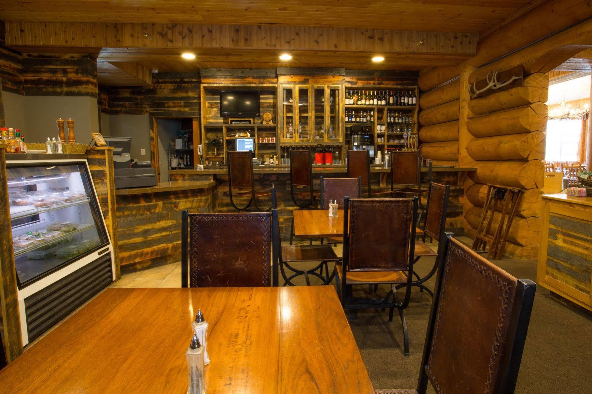 Headwaters Lodge & Cabins At Flagg Ranch Moran Exterior photo