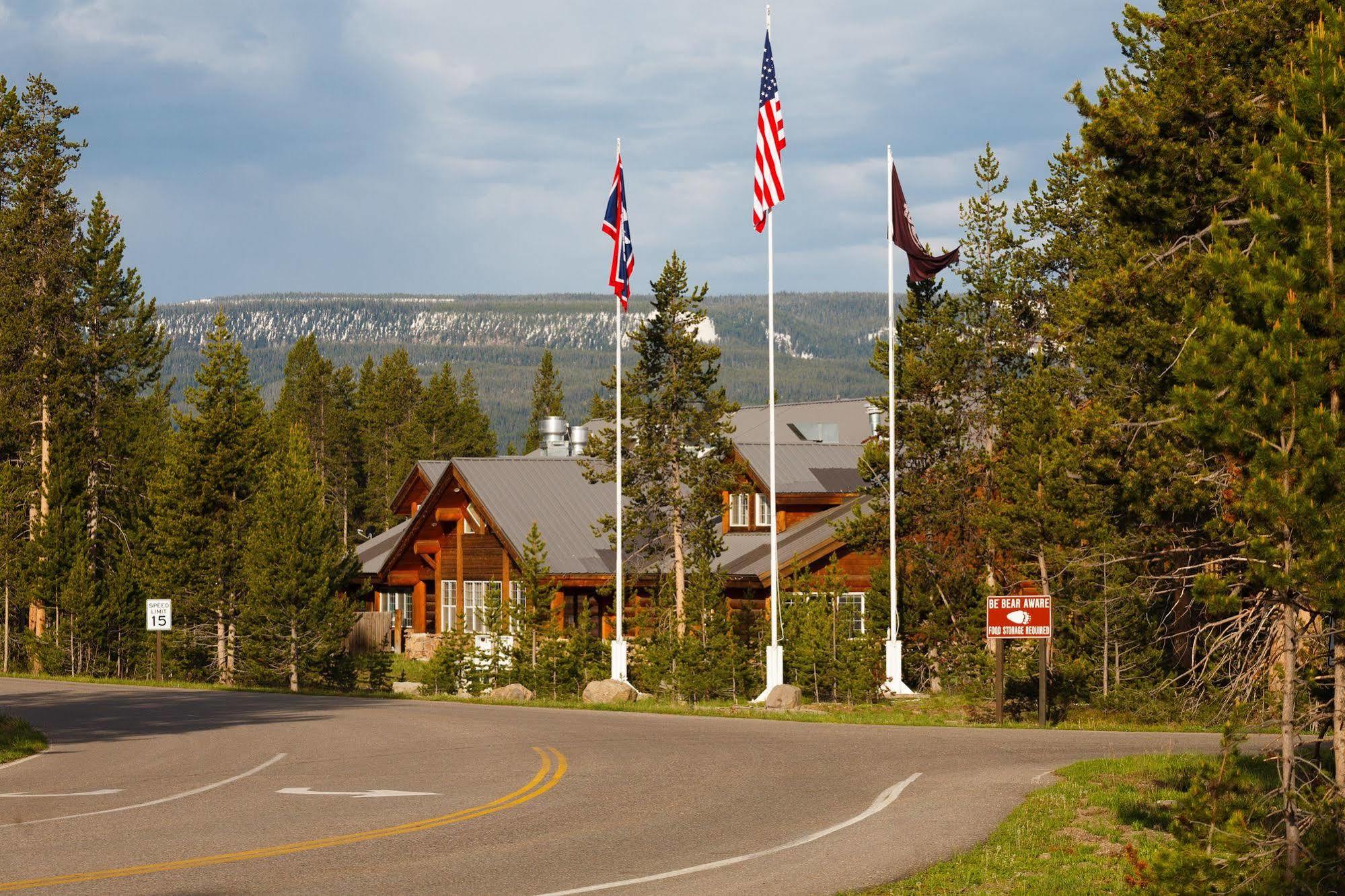 Headwaters Lodge & Cabins At Flagg Ranch Moran Exterior photo