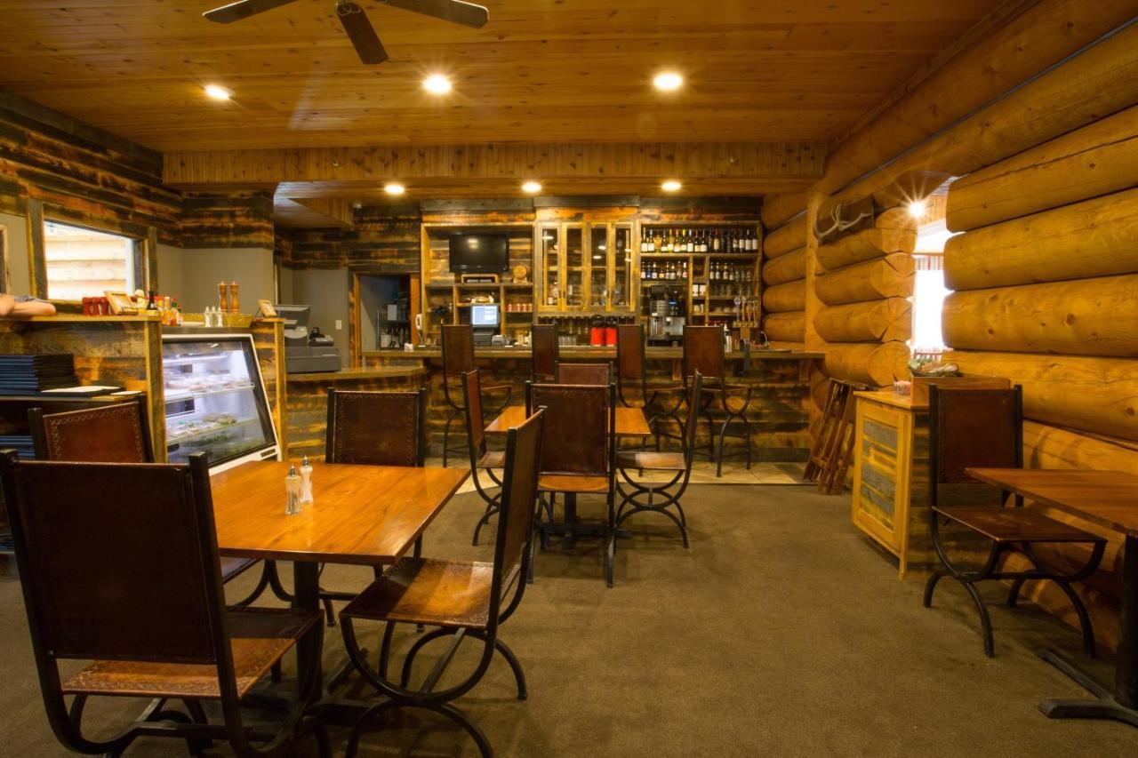 Headwaters Lodge & Cabins At Flagg Ranch Moran Exterior photo
